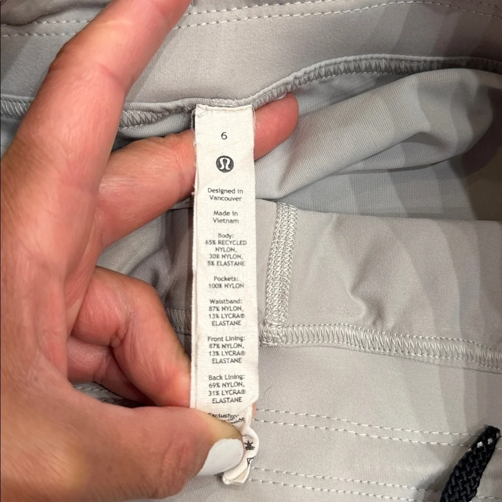Lululemon Utility Skirt Size 6 Gray Cargo Pocket Athletic Skort Hiking Outdoor - Picture 7 of 8